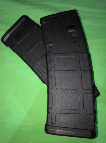 Se venden los siguientes lotes:

Cargador Magpul 60 tiros 188e 
8 Cargadores Magpul Gen3 con funda transporte 00
