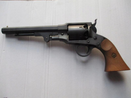 Buenas tardes compis,
Por fin me he decidido y voy a encargar mi primer revolver de avancarga.
Como no 11