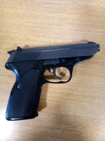 Hola, vendo esta Whalter P5, 9mm. Parabellun, guiada en B. Poco uso y en muy buén estado. Dos cargadores, 00