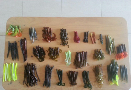 Vendo estas 200 piezas de vinilo para pesca, hay de diferentes tipos.

Vendo todo el conjunto por 50€ 02