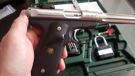 Vendo Ruger MK III HUNTER. Cal. 22
Perfecto estado, muy poco uso. 
Con caja original y accesorios.
Precio: 00