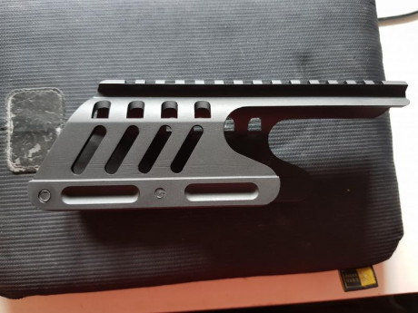 Vendo adaptador con raíles picatinny para escopetas remington.
Es de aluminio y esta nuevo a estrenar, 01