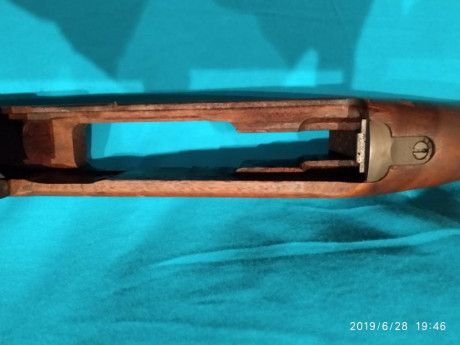 Hola a todos. Vendo dos culatas carabina M1:
- 1) Madera con sellos arsenal ROCKOLA e inspector de armamento 11