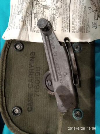 Vendo visor original para la carabina M1, aun con su envoltorio del arsenal e instrucciones de uso. Se 02