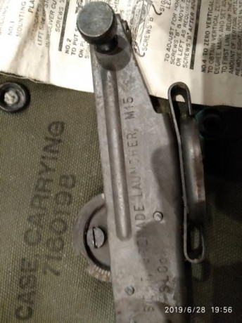 Vendo visor original para la carabina M1, aun con su envoltorio del arsenal e instrucciones de uso. Se 01