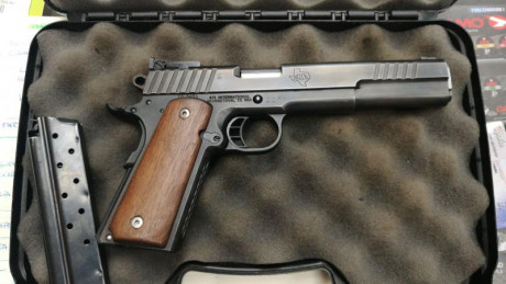 Hola a todos, vendo una STI Trojan calibre 9mm y cañon de 6 pulgadas. Tiene su uso pero funciona perfectamente. 02