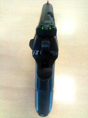 Vendo mi CZ SHADOW 2, estuche original y cuatro cargadores, con juego nuevo de alza y punto de mira. De 02