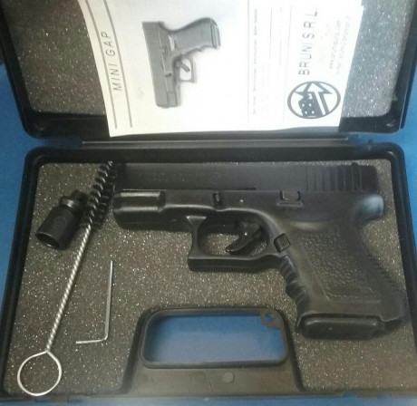 Buenas tardes compis,

Vendo mi Bruni Mini Gap de Fogueo. Única réplica en el mercado de la famosa Glock 02