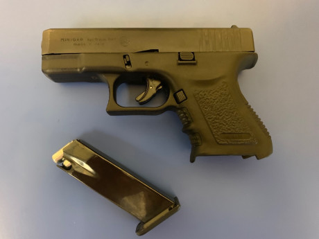 Buenas tardes compis,

Vendo mi Bruni Mini Gap de Fogueo. Única réplica en el mercado de la famosa Glock 01