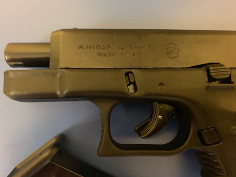 Buenas tardes compis,

Vendo mi Bruni Mini Gap de Fogueo. Única réplica en el mercado de la famosa Glock 10