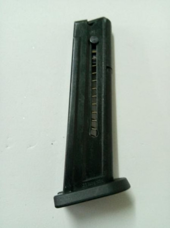 Se vende un cargador.

Pistola: Sig-Sauer.
Modelo: Mosquito. 
Calibre: 22Lr.
Capacidad: 10 cartuchos.
Precio: 01