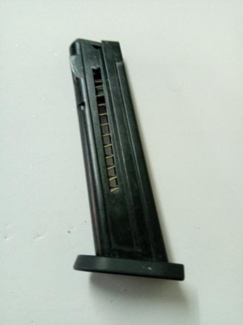 Se vende un cargador.

Pistola: Sig-Sauer.
Modelo: Mosquito. 
Calibre: 22Lr.
Capacidad: 10 cartuchos.
Precio: 00