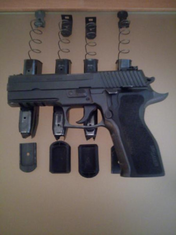 pongo en venta una fantastica arma de rrtt y precision.
sig p226 ldc praticamente nueva, con 4 cargadores 01