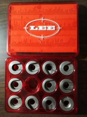 Vendo Conjunto de 11 shell holder para empistonador manual de Lee Precisión para los calibres más usuales,Nº 00