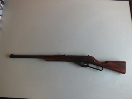 - Carabina Daisy Rogers mod. 95 B,réplica rifle Winchester 1883.
- Año de fabricación entre 1979 a 1983 02