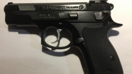 Muy buenos días compañeros 
Pongo a la venta prácticamente sin uso CZ75D COMPACT
Impecable. 00