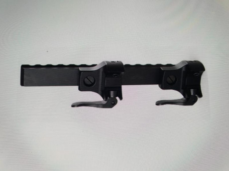 Vendo montura, practicamente nueva, montada sobre un nocturno, puesto a tiro y guardada, no se ha vuelto 00