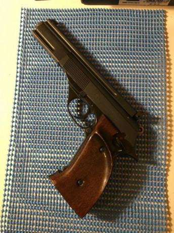 Vendo pistola Astra TS22 en muy buen estado estético y de funcionamiento. Muy precisa, es ideal para iniciarse 02