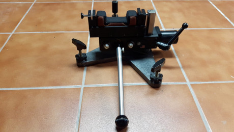 Muy buenas a todos:
Compañero de tiro vende torreta Farley Mike Ratigan version, precio 595€.
Tiene diferentes 01