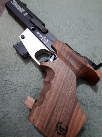 Buenas compañeros, se vende este fabuloso revolver bien conocido por todos vosotros.

Se trata de un MANURHIN 60