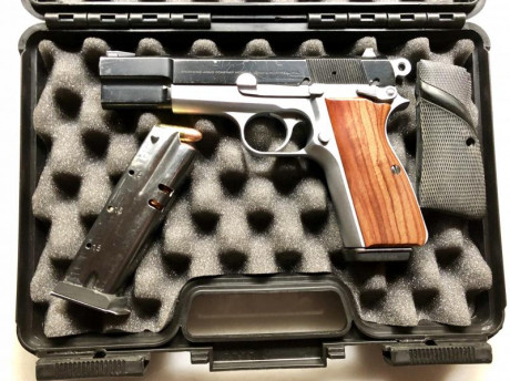 Vendo BROWNING/FN HP-35, 9x19, con 2 cachas 1 de madera y 1 de polímero !!!
2 cargadores bifilares, en 00