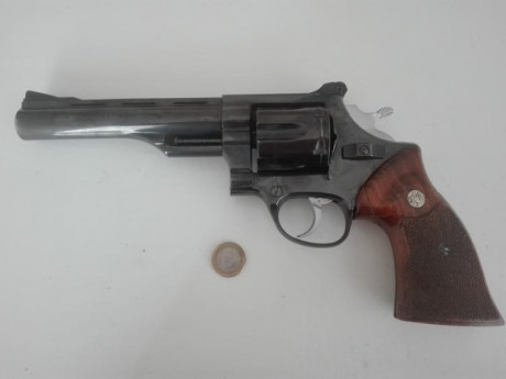 SE VENDE REVOLVER SUPERCOMANCHE 357 MG, ARMA DIFICIL DE VER EN ESPAÑA, SOBREDIMENSIONADA ORIGINALMENTE 02