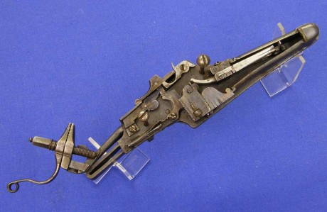 Voy a colocar unas fotos de un arma larga alemana de llave de mecha del siglo XVI. 162