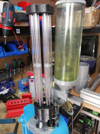 Vendo Alimentador manual puntas 9mm doble alpha con su correspondiente Die, ESTA SIN ESTRENAR.

Precio 01