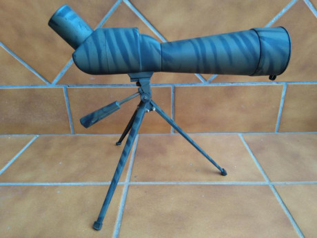 Vendo por no usar visor terrestre marca Stavit de 20 a 80 por 70 mm. Incluye tripode y funda de transporte 12