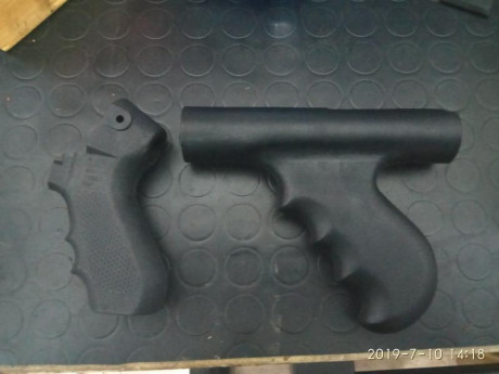 Lote compuesto por pistolete y guardamanos. Pistolete a estrenar y guardamanos usado pero en perfecto 00