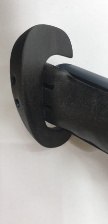 Saludos a todos.

Pongo a la venta unas cachas semi-anatómicas para diestros y de talla Mediana, para 01