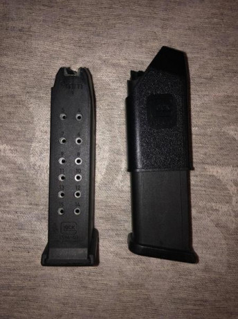 Se venden cargadores glock originales pack de 3 mas ayuda a la carga 77e puesto en casa.
Lomos glock 19 01