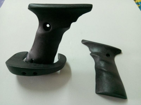 Saludos a todos.

Pongo a la venta unas cachas semi-anatómicas para diestros y de talla Mediana, para 10