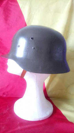 Casco hecho en el arsenal de Trubia (Asturias), años 40. Inspirado en los cascos alemanes de la 2a Guerra 00
