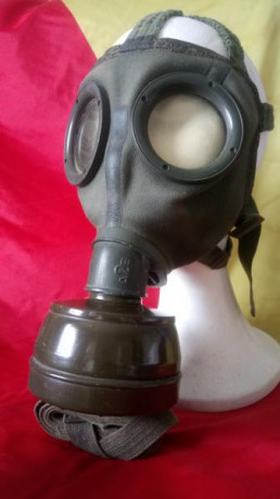 Mascara antigas usada en la 2a Guerra Mundial por la Wehrmatch, periodo Alemania nazi. 
Reutilizada en 01