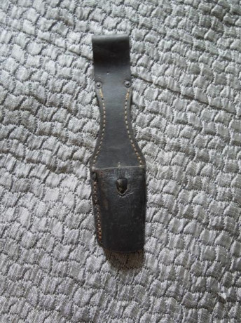 Tahali de cuero para la bayoneta de fusil Mauser checo VZ24. 1941. 
Es prácticamente igual al de la bayoneta 00