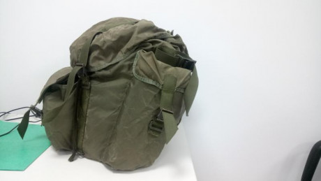 Mochila táctica similar a las ALICE talla L del Ejército de Estados Unidos. Mide 50 cm de altura aprox 01