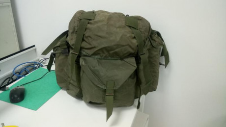 Mochila táctica similar a las ALICE talla L del Ejército de Estados Unidos. Mide 50 cm de altura aprox 00