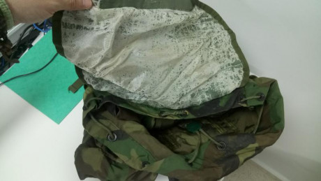 Mochila táctica ALICE talla M del Ejército de Estados Unidos. Mide 40 cm de altura aprox x 50 de ancho. 02
