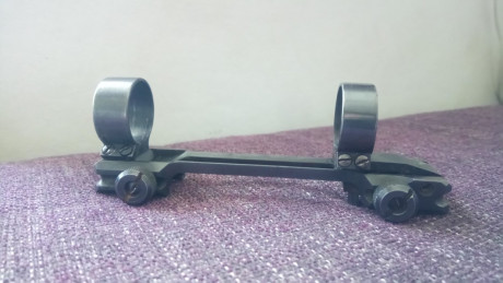 En perfecto estado, tiene muy poco uso, no tiene holguras. Anillas de 1'' (25'4 mm), cola de milano de 00