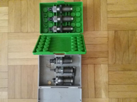 Vendo dies Redding del 32 apenas usados. Y 400 vainas de un solo tiro. De las cuales 350 son G.L.F y 50 02