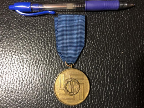 Medalla de ocho años de servicio de la SS reproduccion de calidad 85 euros.
Hebilla de tropa de la SS 02