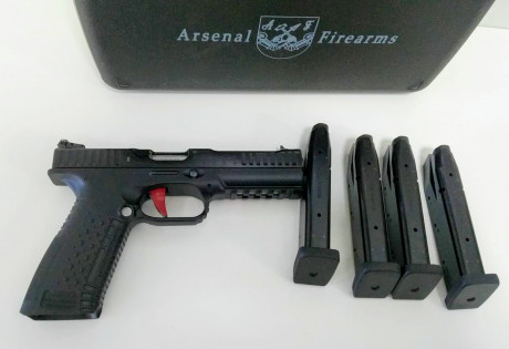 Se vende pistola STRIKE ONE SPEED, con cuatro cargadores, maletín y los siguientes repuestos:
- Percutora.
- 10