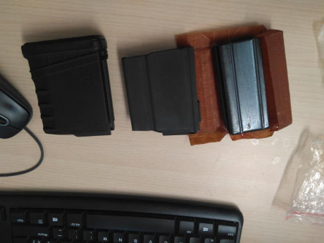 Tengo estos tres cargadores, los compre nuevos para hacerme inventos, pero despues de tomar medidas y 00