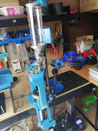 Pues eso, pongo a la venta dillon 650xl con sell plate 9mm, vendo tal cual esta en la foto (la de la derecha) 10