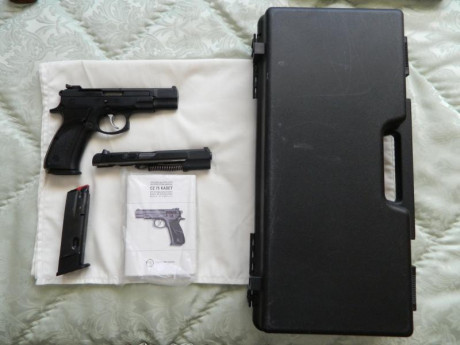 Hola. 

Un amigo vende una CZ75 9mm + el Kit Kadet del 22 por 450€. Gastos de envío por cuenta del comprador.

Todo 00