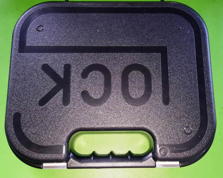 Hola, saludos al foro.

Vendo una Glock 19 GEN III + 4 cargadores + Maletin original (libro instrucciones,ayuda 00