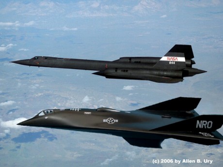 Me pareció interesante:

X-31
F-15s/MTD
SR-71
F-106
F-16XL
X-38
Avión controlado por radio (nodriza)
X-36 150