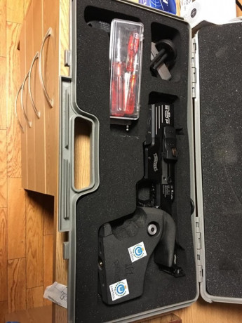 Bunas tardes un amigo me pide el favor de que ponga estas 2 pistolas de su propiedad a la venta como yo 01