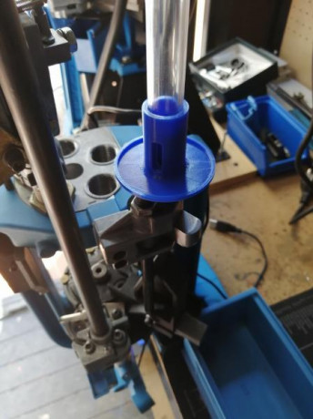 Pongo a la venta prensa dillon 650 xl con homologacion, la prensa lleva como accesorios tolva de vainas 20